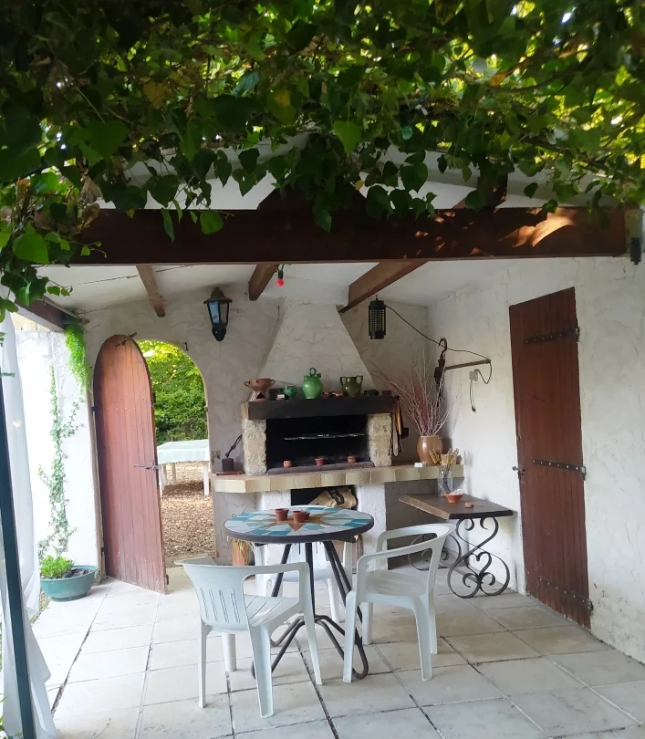 Le barbecue sous la tonnelle