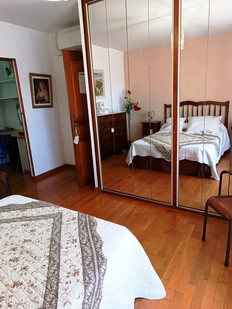 La chambre Solarium et son armoire